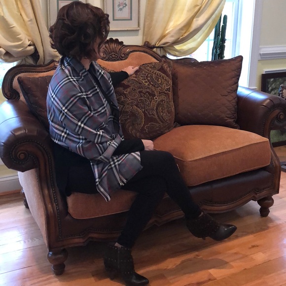 Burberry large size shawl scarf 🧣 ❤️ - Picture 6 of 8